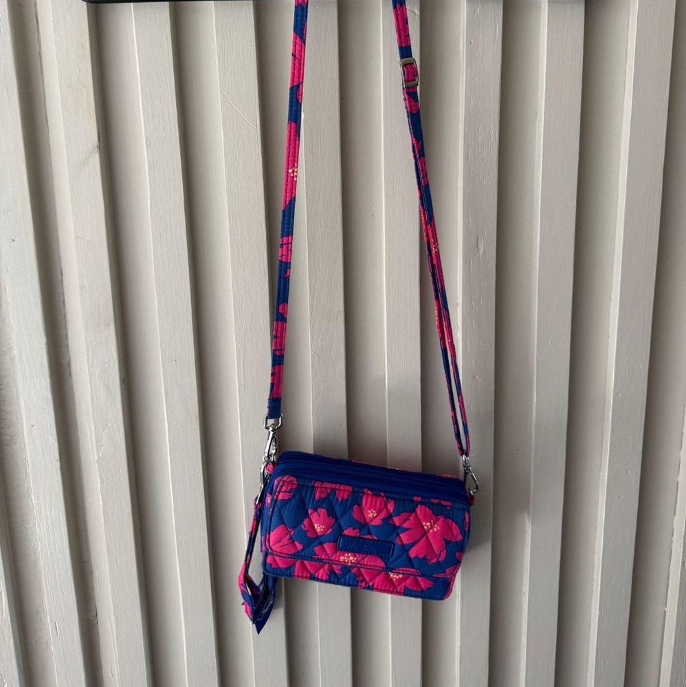Vera Bradley Crossbody wallet